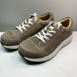 Xelero Heidi Fawn Beige Women's Stability Shoes Size 39 (US 8.5-9) X22263W